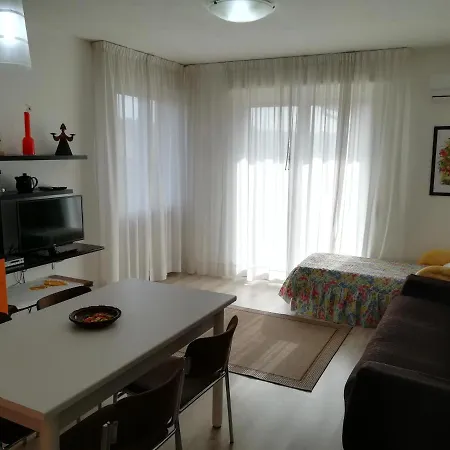Sweet Irene Deluxe Apartment *